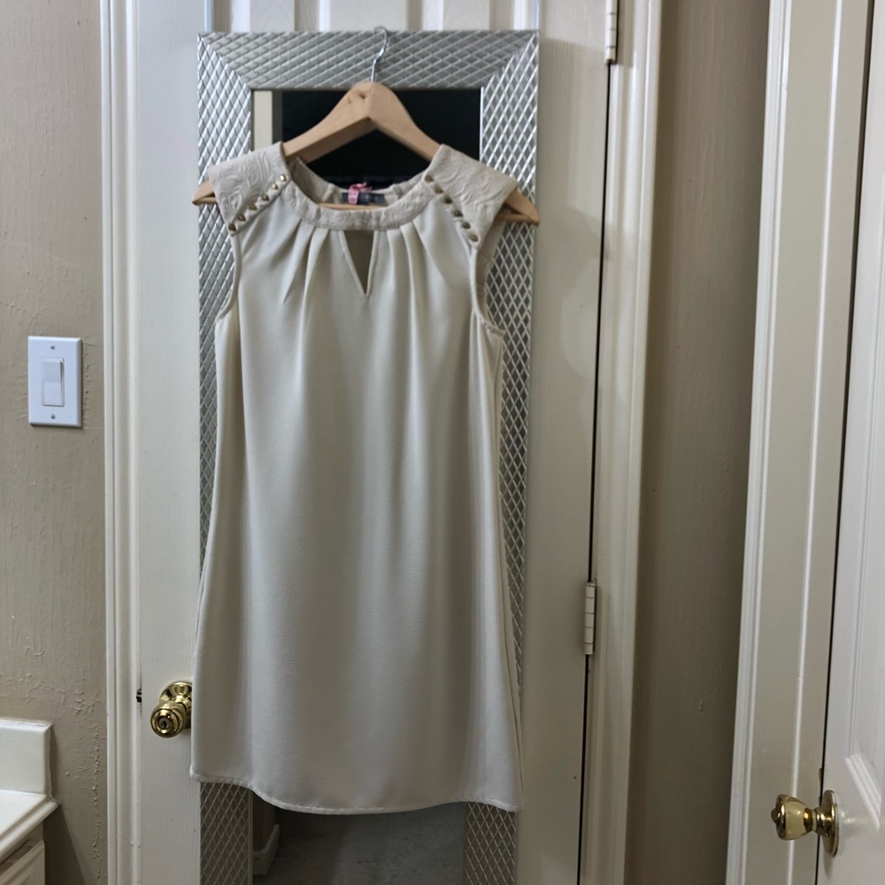 Women studded cream blouse- Tinley Road in Xs